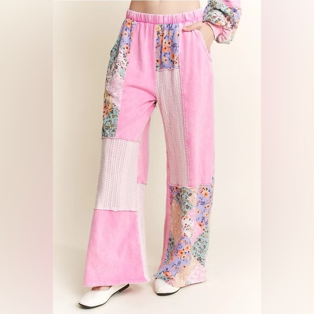 Mineral Washed Floral Knit Pants - Pink